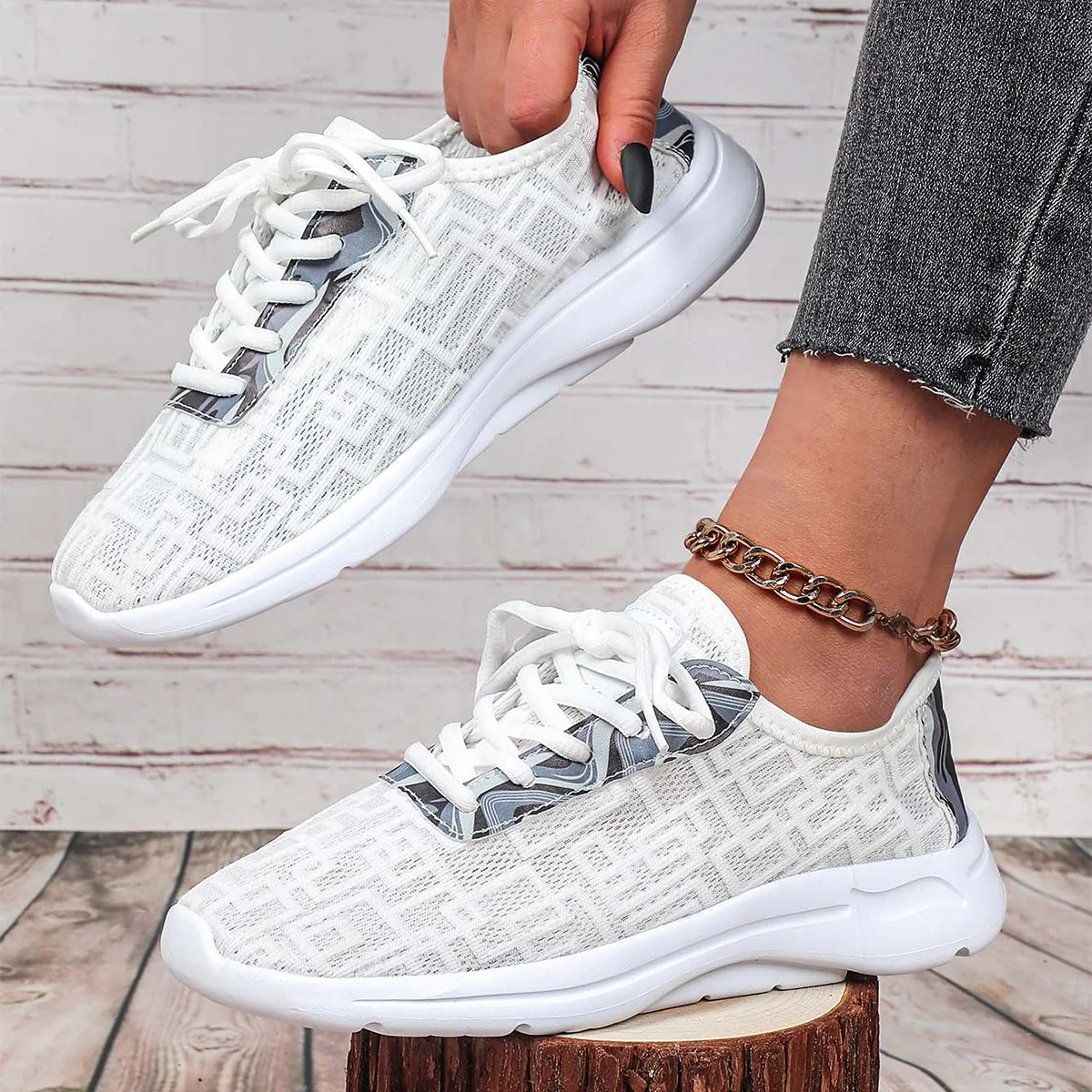 

Women Running Shoes Jogging Casual Brand Leisure Lace-up Walking Comfortable Outdoor Breathable Sneakers Blade Loafers Fashion