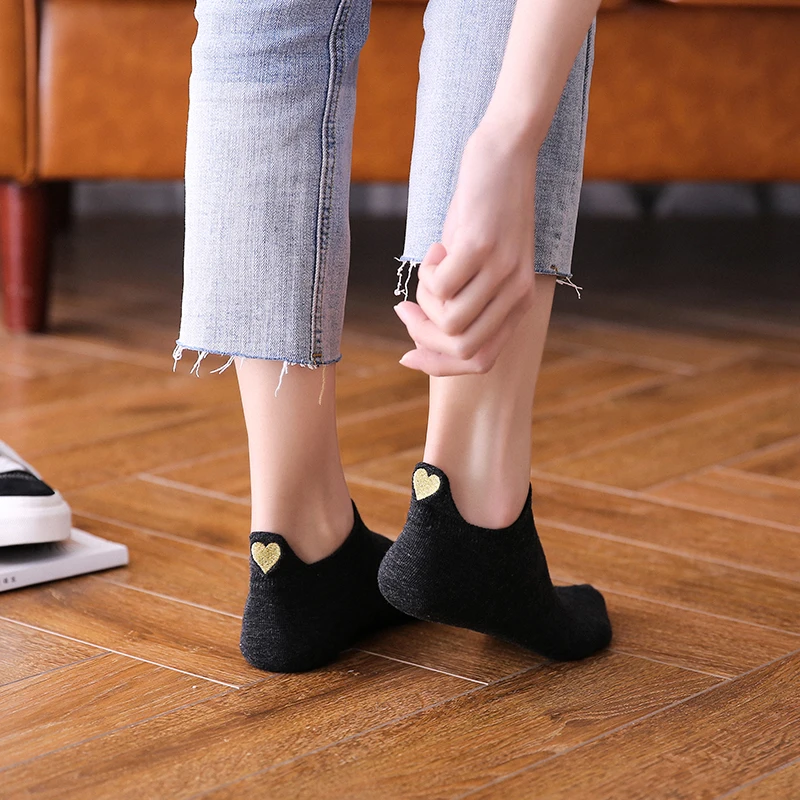 Woman Cotton Ankle Socks Fashion Heart Embroidery Colorful Girls Sox Novelty Casual Summer Cute Low Cut Short Socks