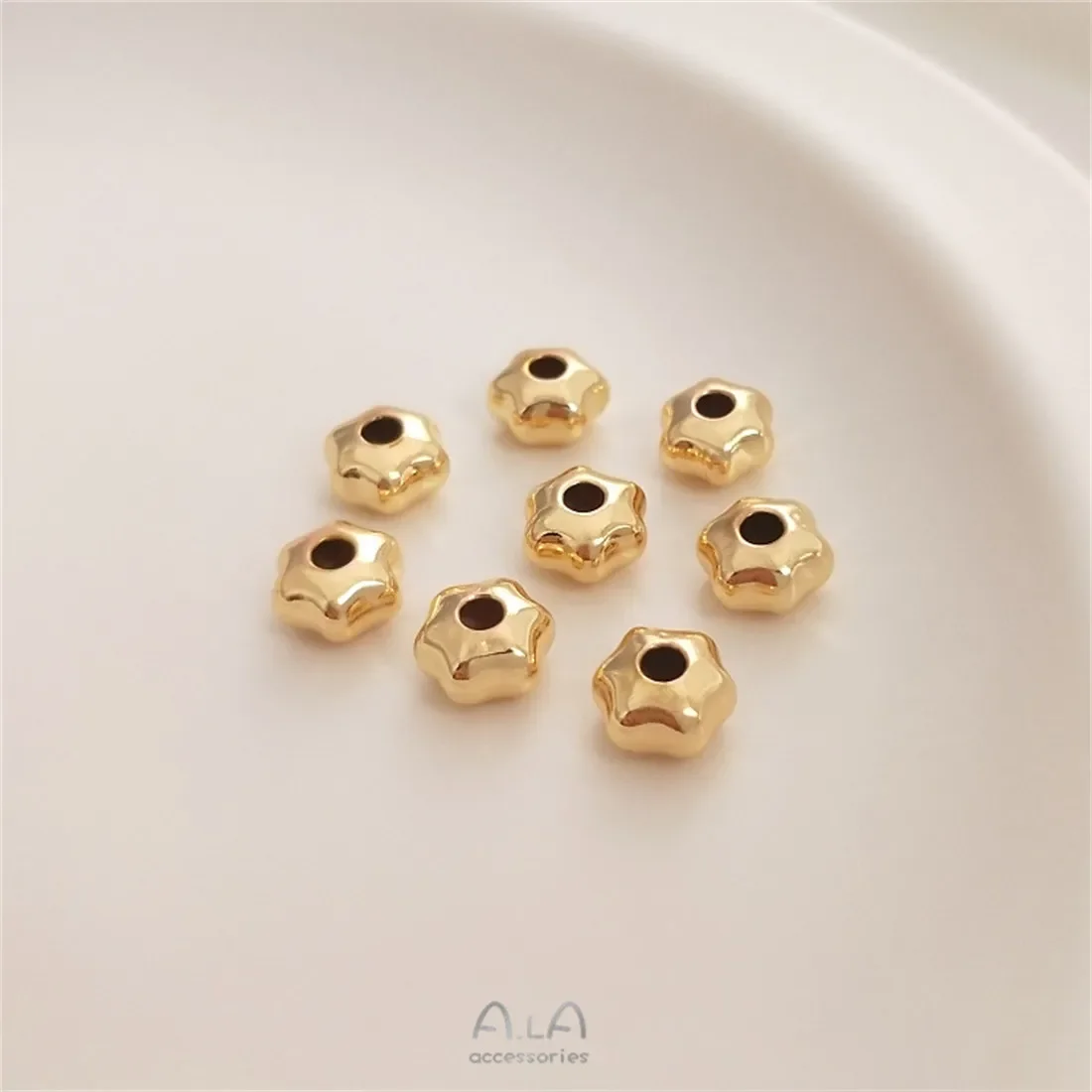 

Liumangxing Separated Bead 14K Gold Wrapped Star Flat Bead Loose Bead Handmade DIY Bracelet Beaded Jewelry with Bead Material
