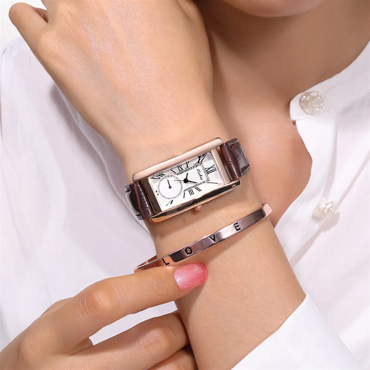 2023 New Fashion Thin Belt Watch Women's Rectangular Quartz Leisure Roman Scale Women's Watch