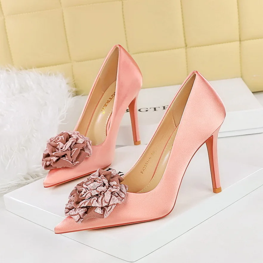 Fashion Korean Edition Banquet Light Luxury Women's Thin Shallow Mouth Pointed Silk Flower High Heels Single Shoes Women Pumps