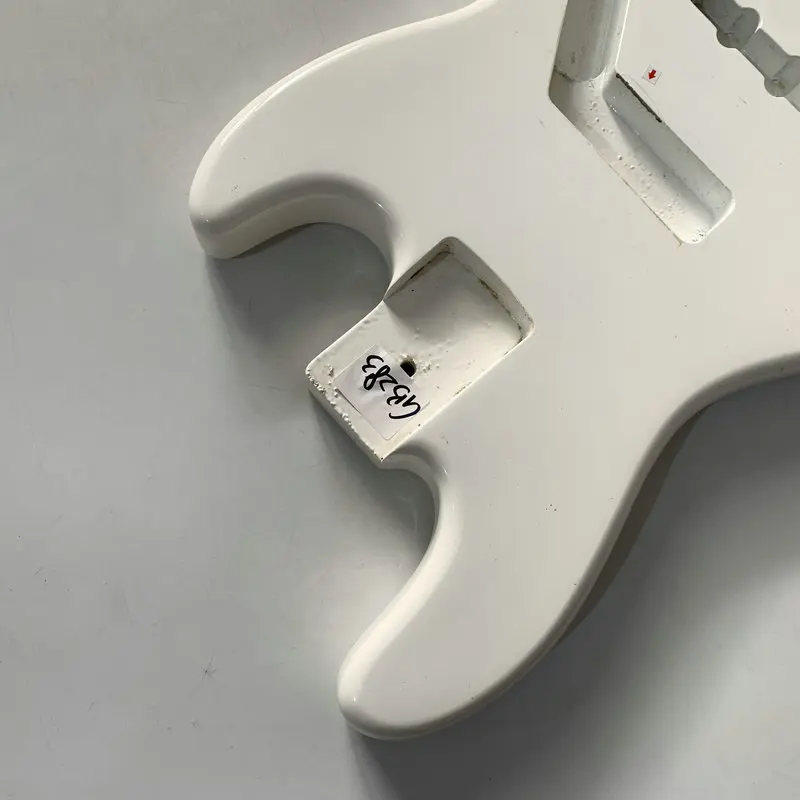 GB283/HB102 White Color Jazz Bass Unfinished 4 Strings Electric Bass Body in Solid Wood DIY Guitar Parts with Damages