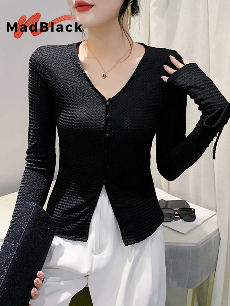 

MadBlack European Clothing Tshirt Women Sexy V Neck Ruched Button Slim Slit Tops Flare Sleeve Office Tee Spring Fall T41254JC