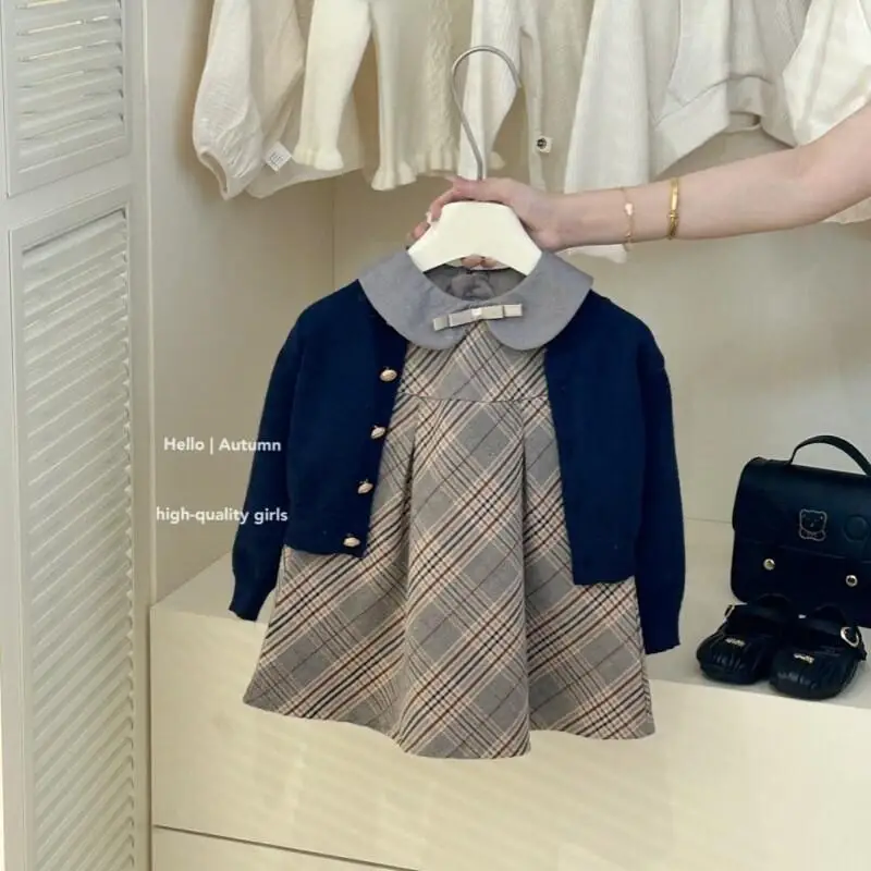 

Комплект из двух предметов: клетчатое платье-жилет и синий кардиган для девочек, хлопок, весна-осень-зима, новая модная коллекция, милый стиль, для возраста 4-8 лет