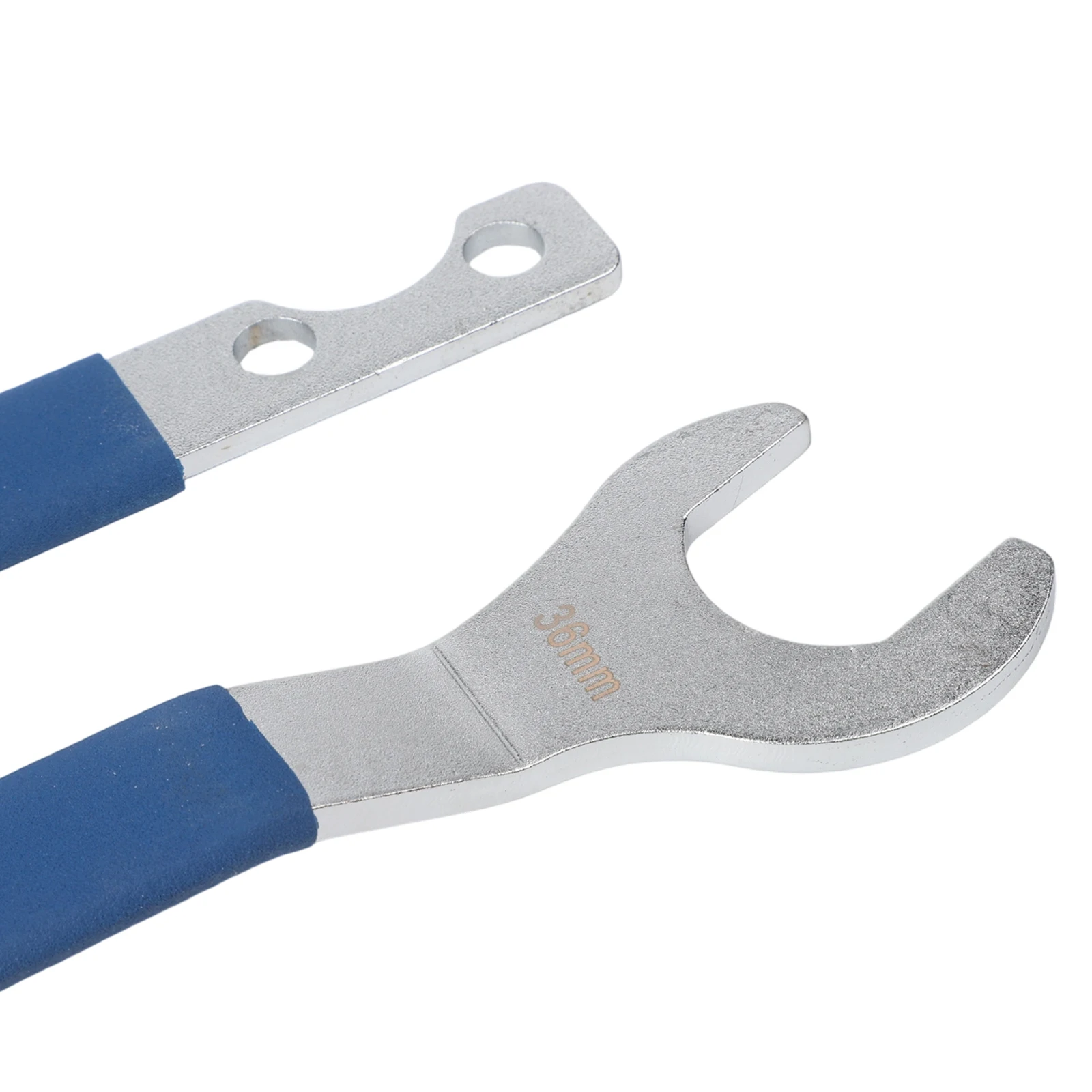 

Набор из 2 ключей для вентиляторных муфт 32 мм и 36 мм для эффективного снятия и установки гаек вентиляторных муфт на немецкие двигатели