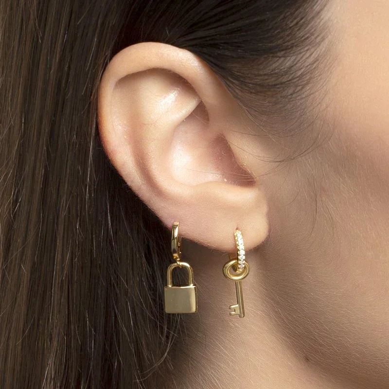 925 Silver Needle Lock Shaped Earrings For Women Enamel Key Pendant Hoop Earrings for Women Sweethearts Lovers Jewelry Gift
