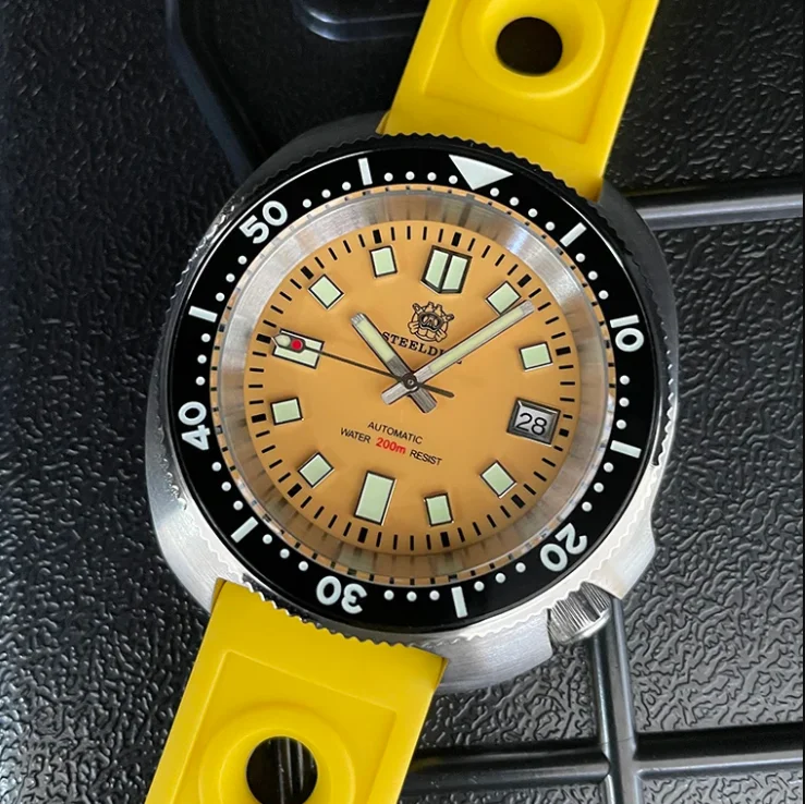 STEELDIVE メンズ ダイバーウォッチ 43.8mm タートル自動機械式腕時計 20ATM 防水発光サファイア NH35 セラミックベゼル