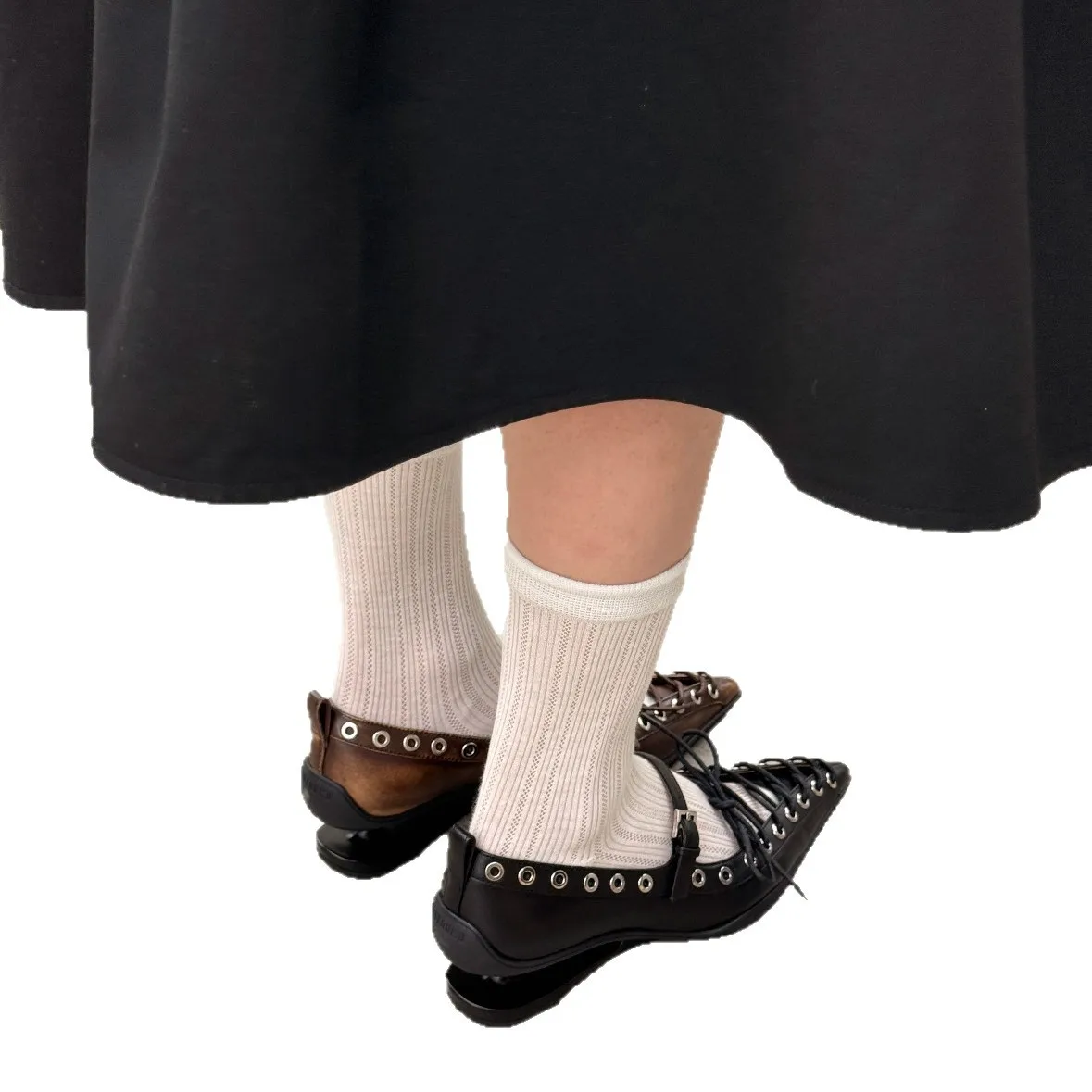 2025 أشار تو شقة القاع الباليه حذا فردي للسيدات أسلوب فاسق جديد المألوف النساء أحذية برشام حزام القوس الأحذية اليدوية