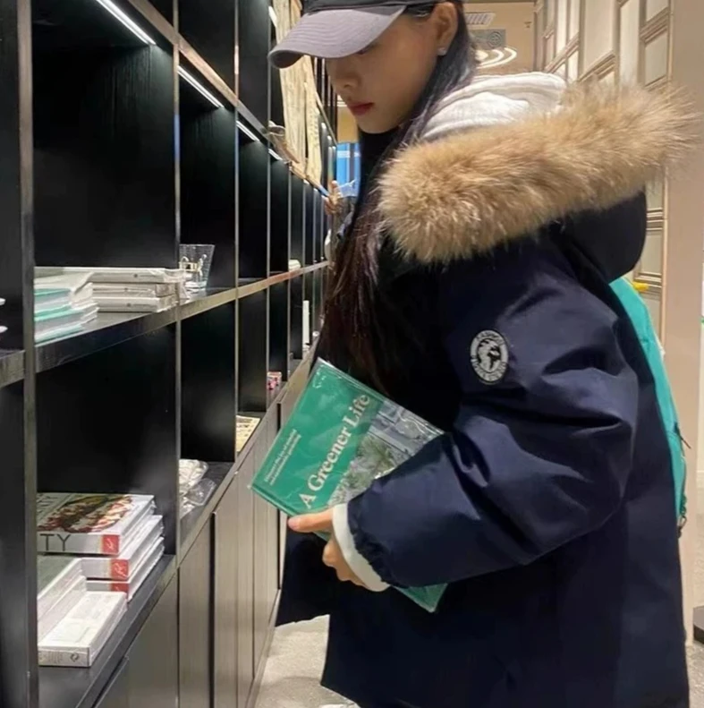 

2025 Winter Women's High-End Workwear Parka, Warm Thick Down Cotton Jacket with Big Fur Collar, Long Coat Fashion Outerwear