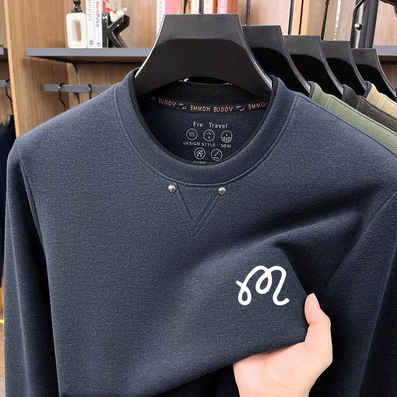 Luxuriöses, hochwertiges Herren-T-Shirt mit Original-Print, O-Ausschnitt, warm, einfarbig, langärmelig, Pullover-Oberteil, lässige Herrenbekleidung für den Herbst. – Detail 8