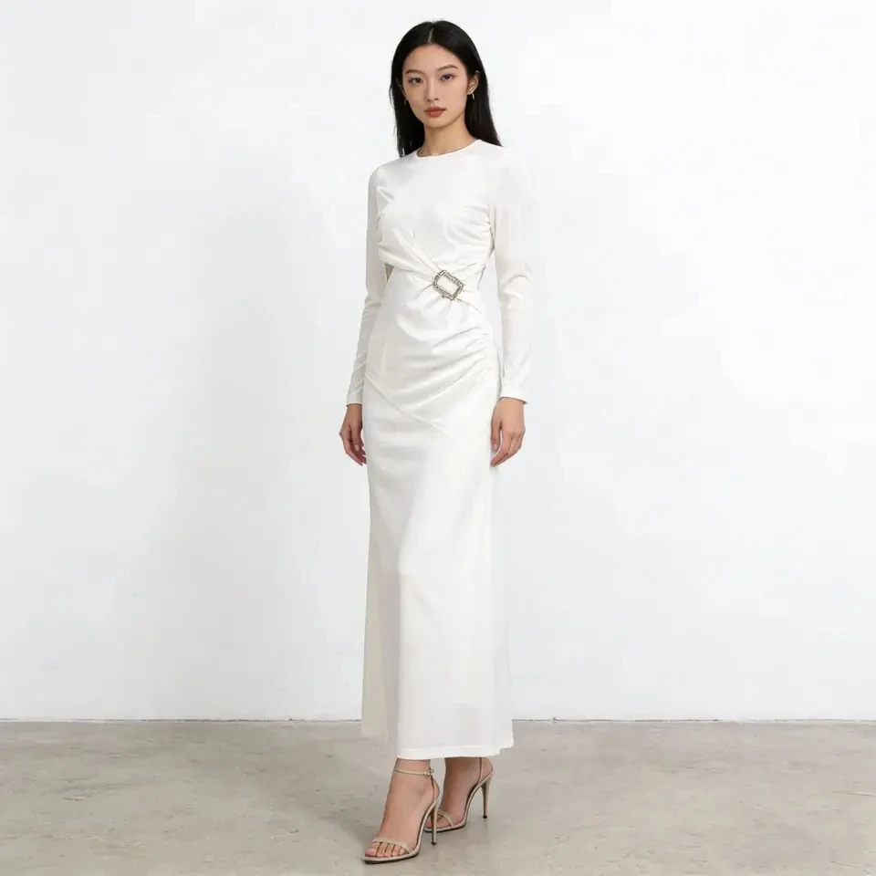 

2026 Spring New Temperament Elegant Fashion Waist Show Metal Decoration Waist Cinched Slit Dress Women