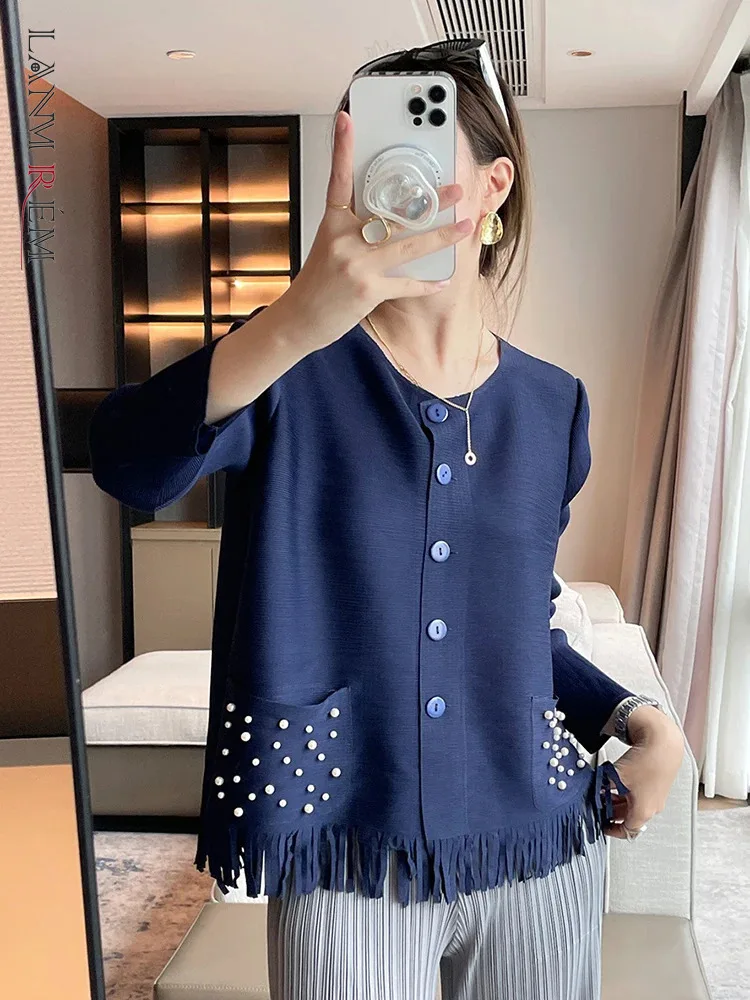 

LANMREM Pleated Shirt With Sleeves Solid Color Beading Pocket Tassel Shirt Loose Chic Top For Female 2024 Summer New 2DA8082A