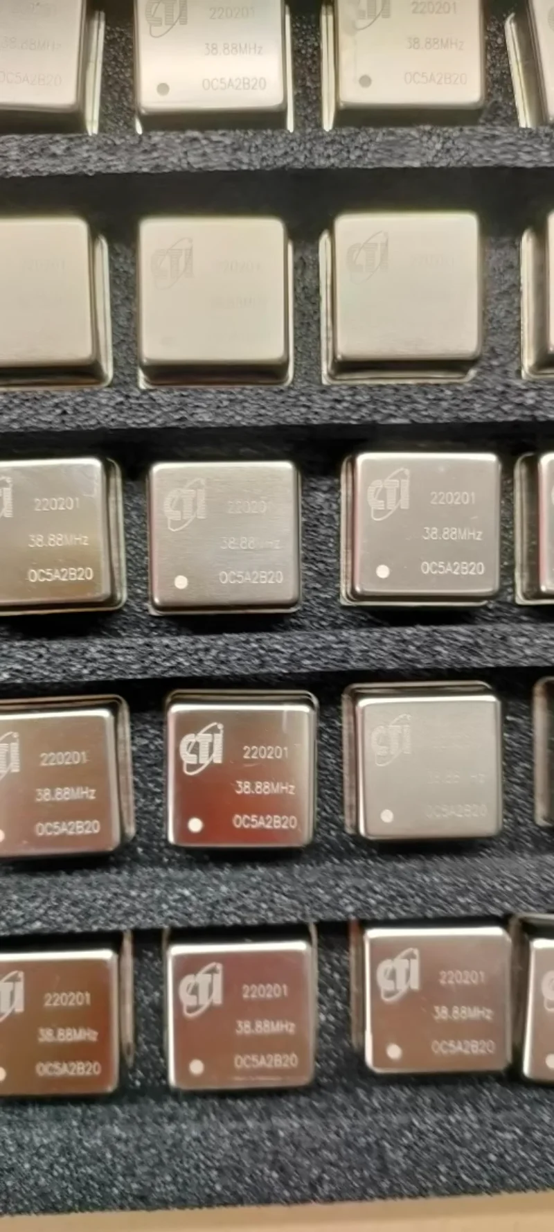 

New original 2022 CTI Wusi OCXO constant temperature crystal oscillator OC5A2B20 38.88MHZ