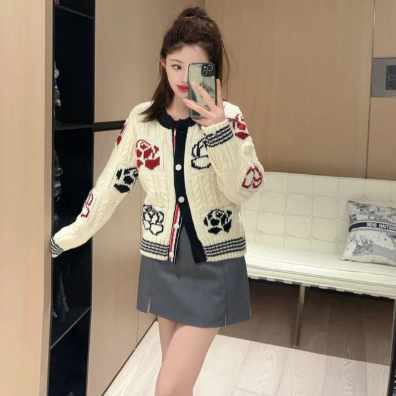 New Arrival College Style Cardigan Heavy Embroidery Twisted Braided Neckline Grid Patterned Distinctive Fashion Forward Autumn