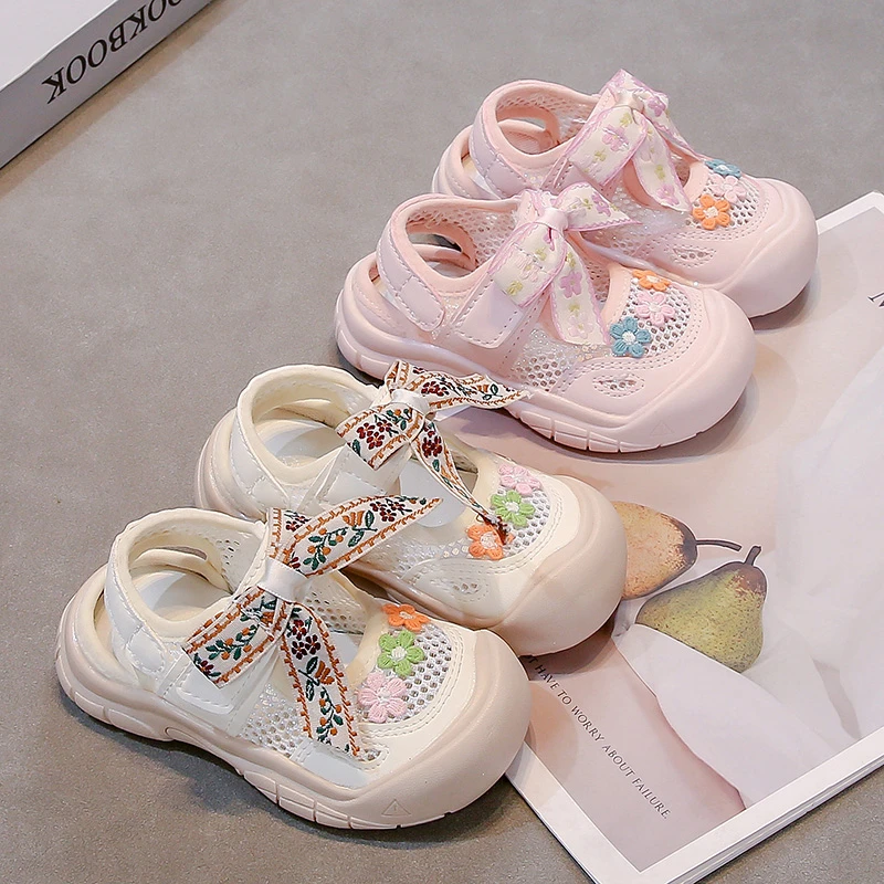 YUYIN Children's Sandals for Girls Summer Style Fashionable Korean Version Soft Sole Non-Slip Hollow Out Sandals with Sweet Bows