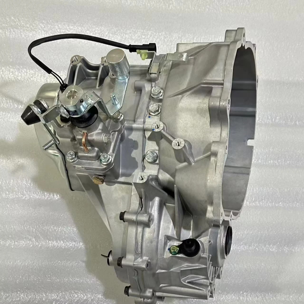 Special Offer Manual 1.4Mt Sail1.5gearbox Transmission Oem 9016651 Car Gearbox for Chevrolet Sail 1.5