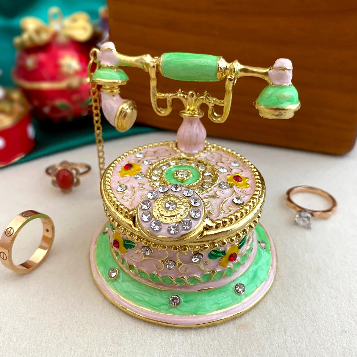 Modern Telephone Shaped Jewelry Trinket Box Enameled Metal Figurine Collectible Ring Holder Organizer for Home Decor Wedding Kid