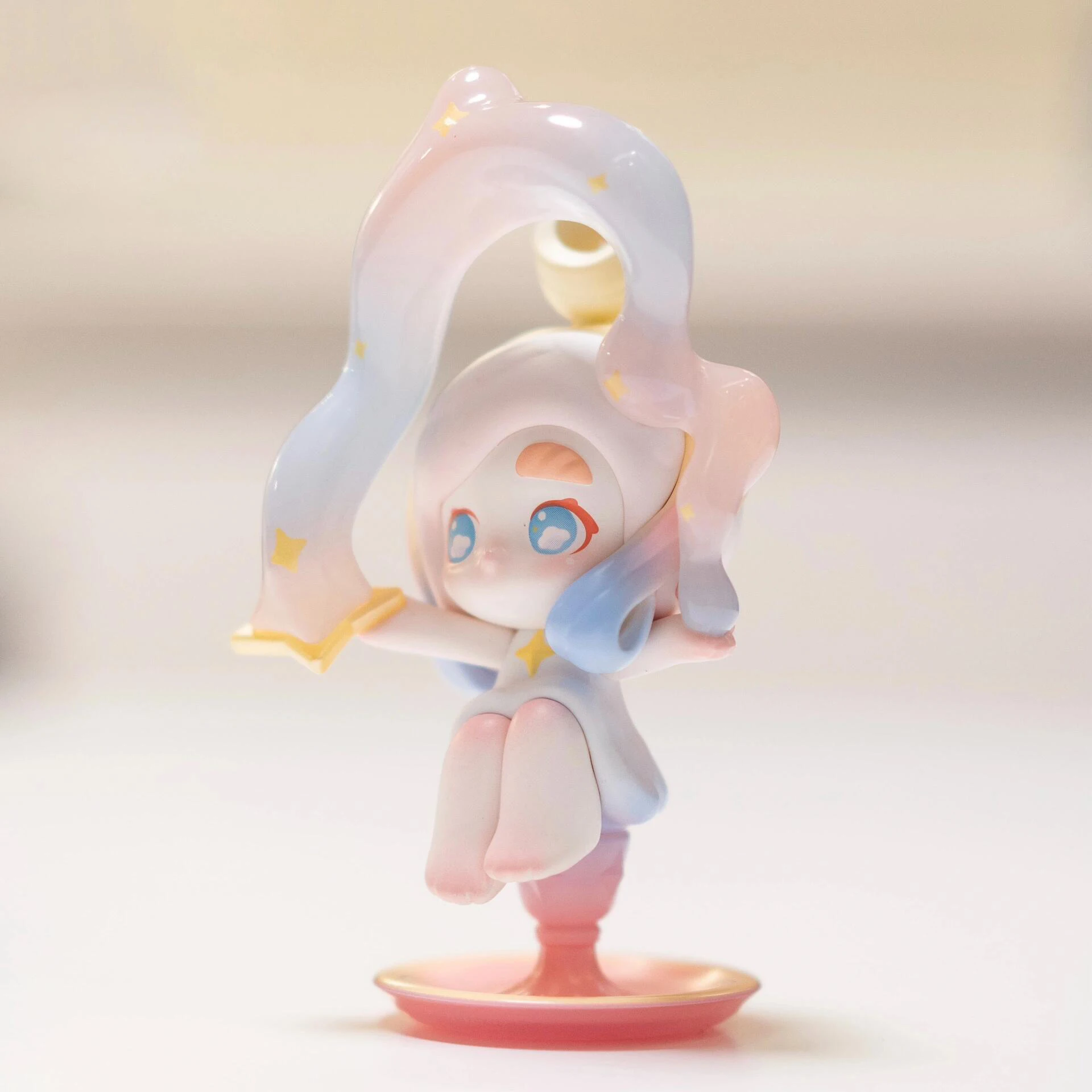 POP MART-Boîte ennemi de la série Chasing Light Elf, jolie figurine d'anime pour fille, collection de modèles de figurines Kawaii, cadeau de jouets pour enfants