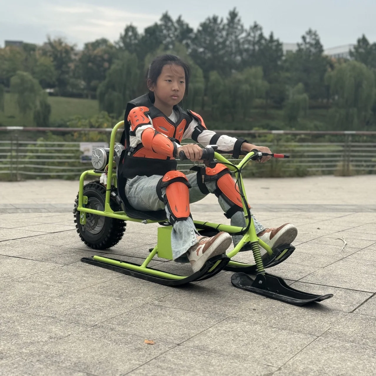 QIQU Parent-Controlled Speed (15km/h) With Disc Brake System For Kids Safe Electric Snowmobile-Trail Touring 60kg Load Capacity