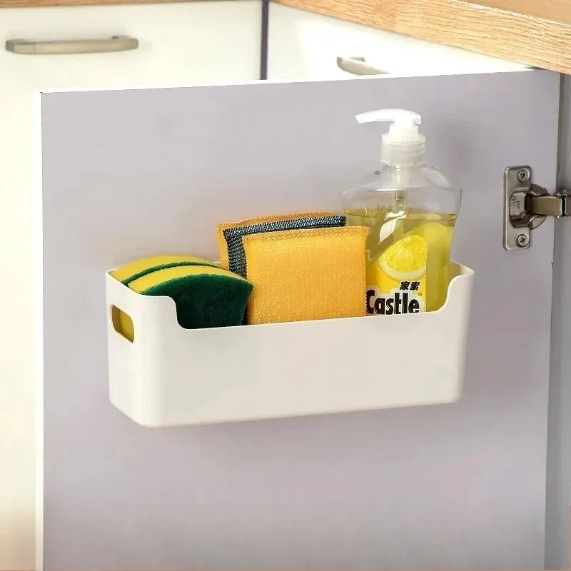 يتم تصنيف خزائن المطبخ وتنظيمها في صناديق تخزين لزجاجات توابل الأطباق وأدراج وصناديق التخزين #4