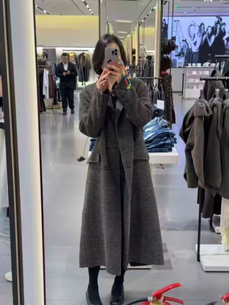 

2025 Winter New Arrival Women's Wool Blend Coat Vintage Sle Long Sve Double Breasted Lapel Design Commuter Faion