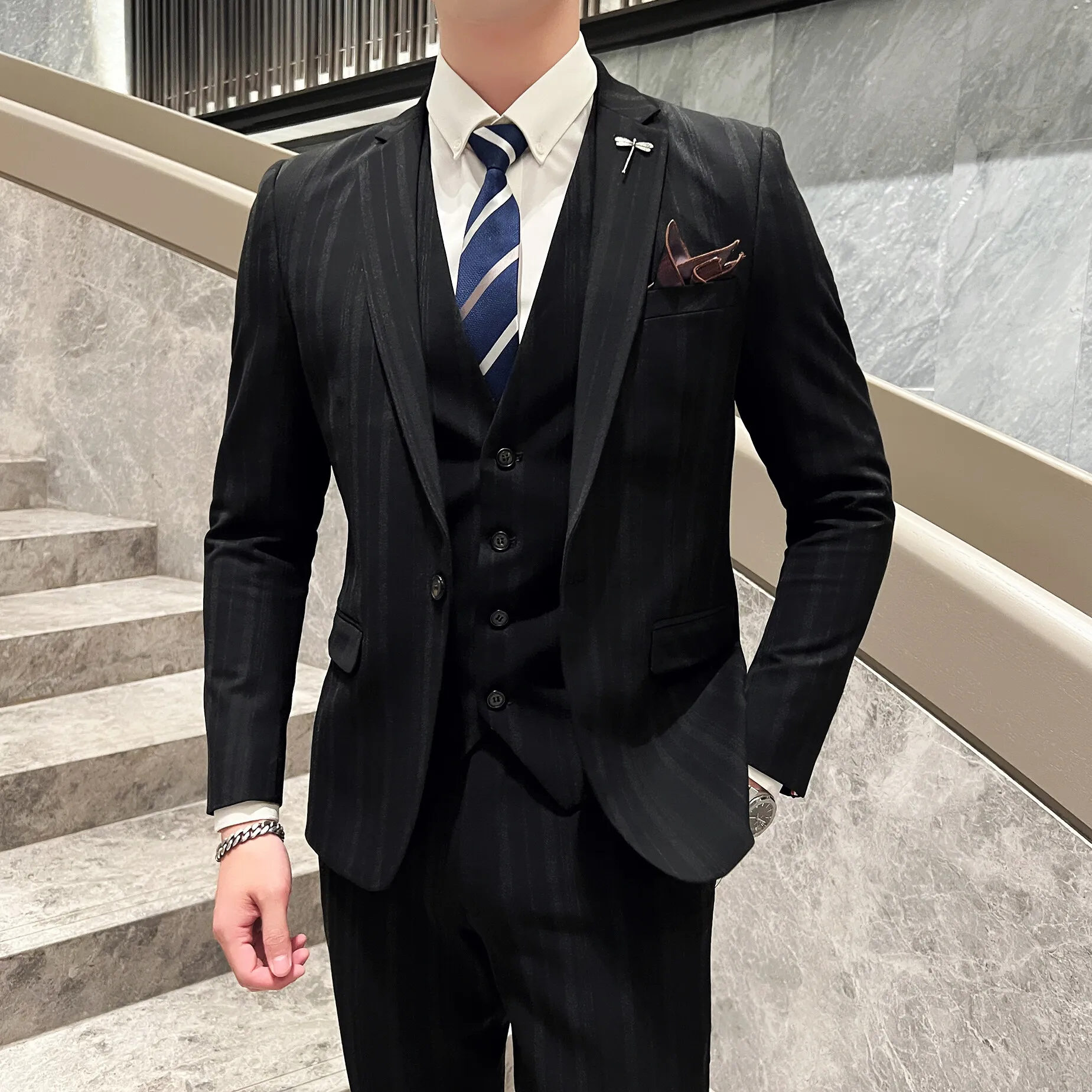 2025 High quality fashion business (suit + vest + trousers) wedding handsome with British style three-piece set