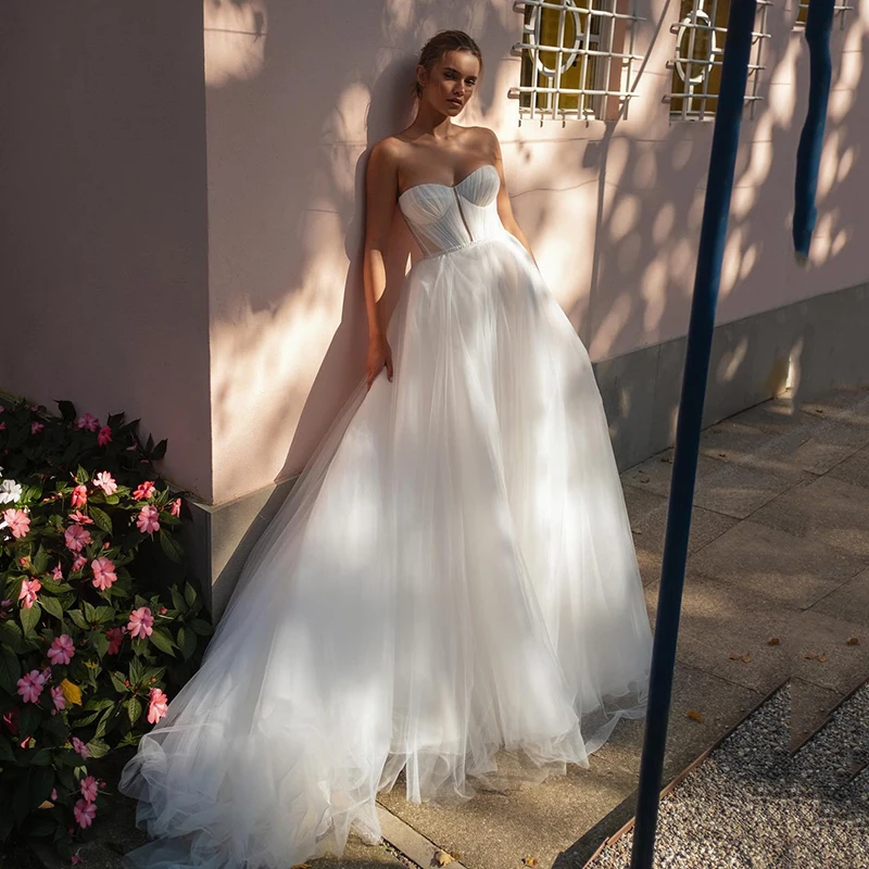 

Eightree White A-Line Wedding Dresses Sweetheart Tulle Sweep Train Bridal Dress Boho Beach Wedding Prom Ball Gowns Custom Size