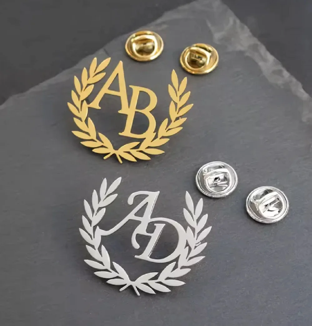 Sipuris Olivenzweig Benutzerdefinierte Initialen-Namensbrosche für Damen und Herren, Edelstahl, Trendige Anstecknadeln, Namensschild-Brosche, Schmuckgeschenke – Detail 7