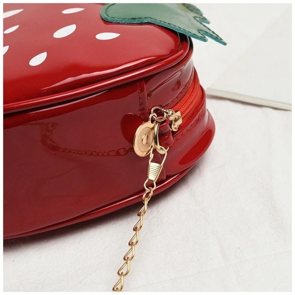 Women Shoulder Bag Strawberry Shape Designer Bag New Fashion Pu Leather Chain Crossbody Bag Girls Cute Fruit Purses and Handbag