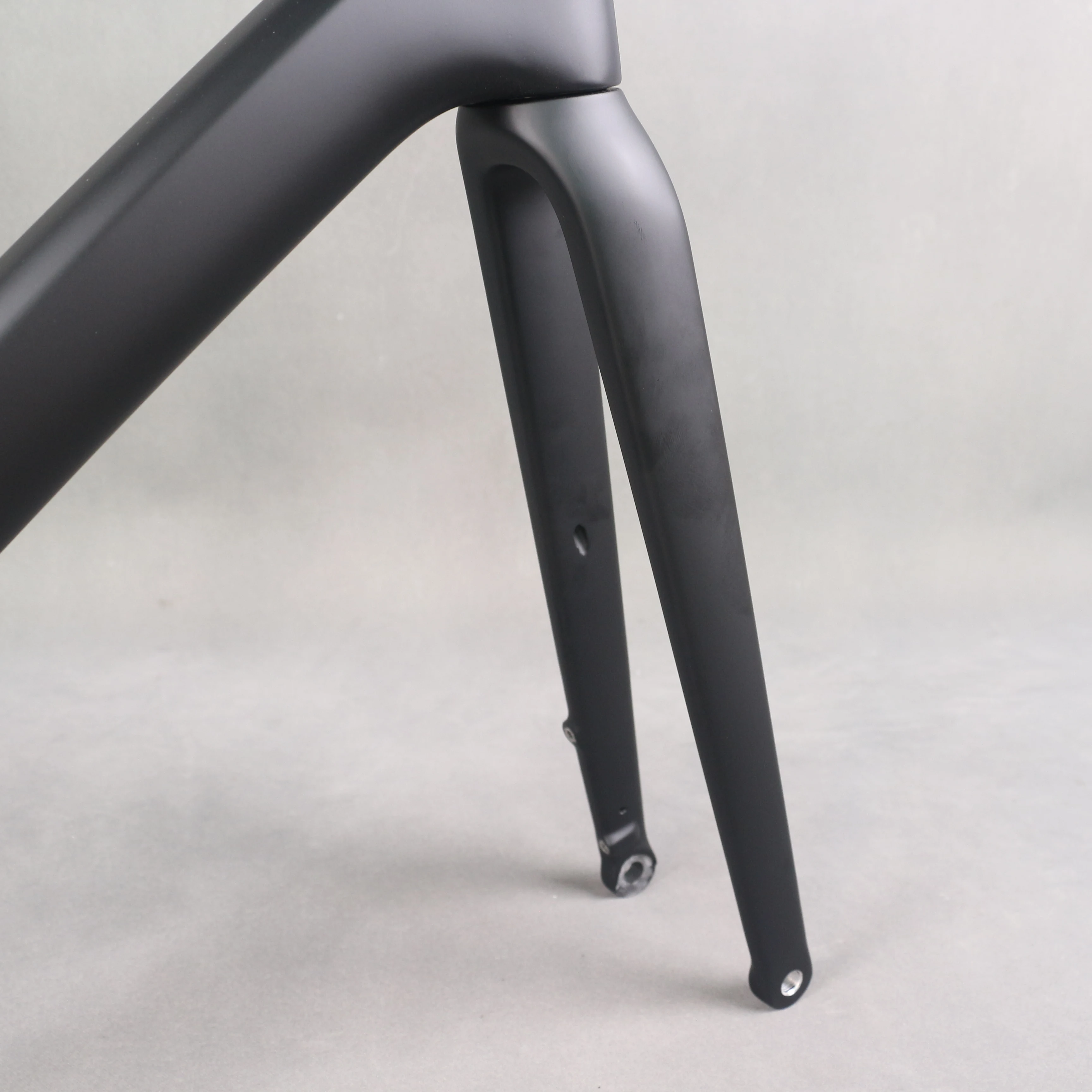 Carbon Frame Bike Super Light Bicycle Road Bike Carbon Disc Bicycle Frame T47 T1000 Frameset Full Hidden Cable Bike Frame FM202