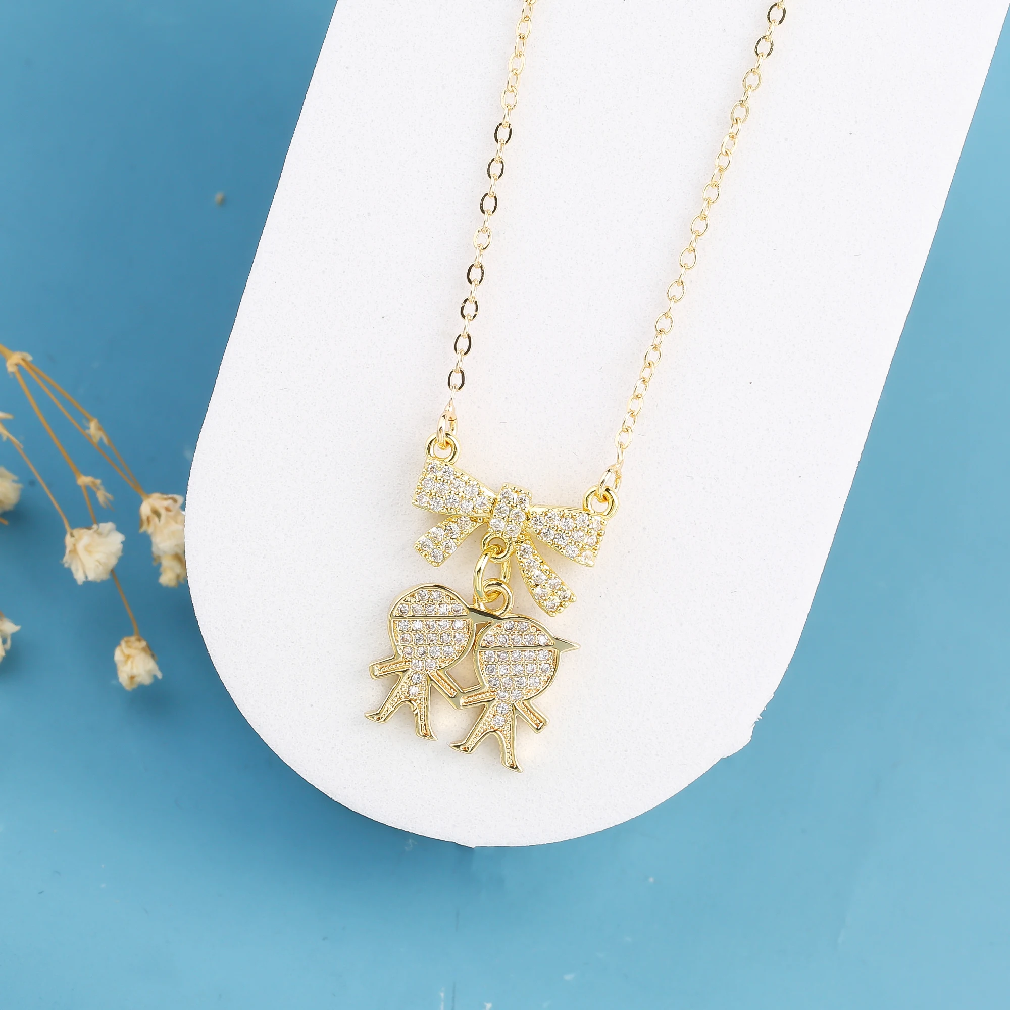 New Creative Gold-Plated Zirconia Mom, Dad And Child Theme Pendant Necklace Classic For Mother\'S Day Birthday Jewelry Gift