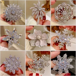 Super Sparkle Cubic Zirconia Christmas Snowflake Fireworks Brooches for Women Elegant Flower Corsage Suit Pins Wedding Jewelry