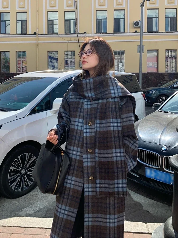 Autumn/Winter 2024 Vintage Plaid Loose Wool Coats With Scarf Retro Woolen for Women's Round Collar Thickening Warmth Overcoat