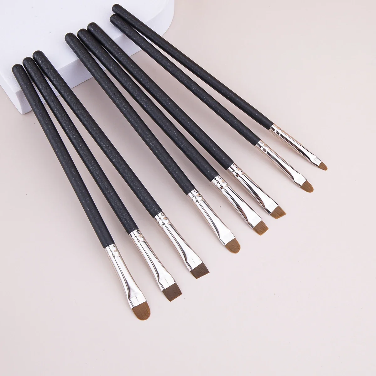 眉毛コンシーラーブラシ フラットアイブロウブラシ 角度付き超薄型アイラインコンシーラーメイクブラシ 精密メイクアップコンシーラーブラシ