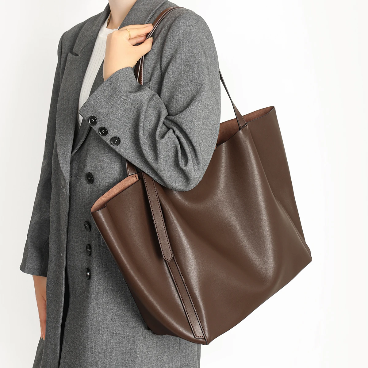 

New Soft Leather Shoulder Bag, Versatile Commuting Large-Capacity Casual Simple Tote Bag