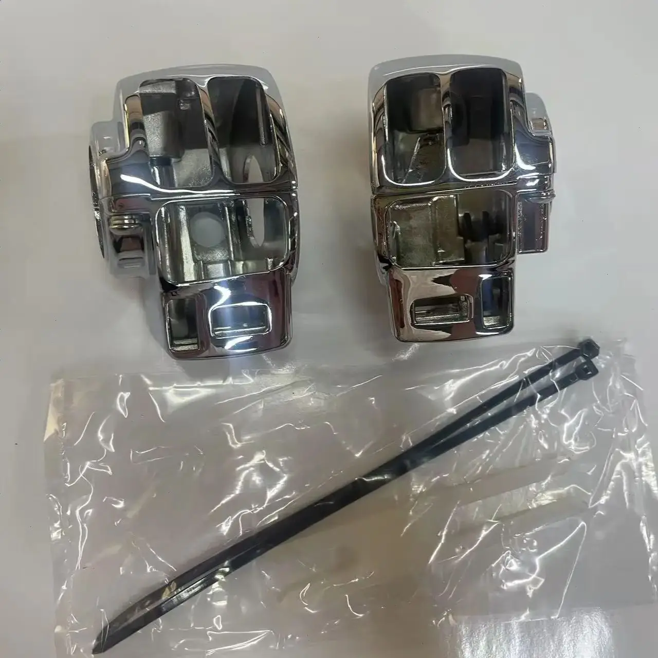 

For Harley 1996-2013 Electra Glide FLHTCU l FLTCU models Motorcycle Accessories Handlebar Control Switch Housings Aluminum