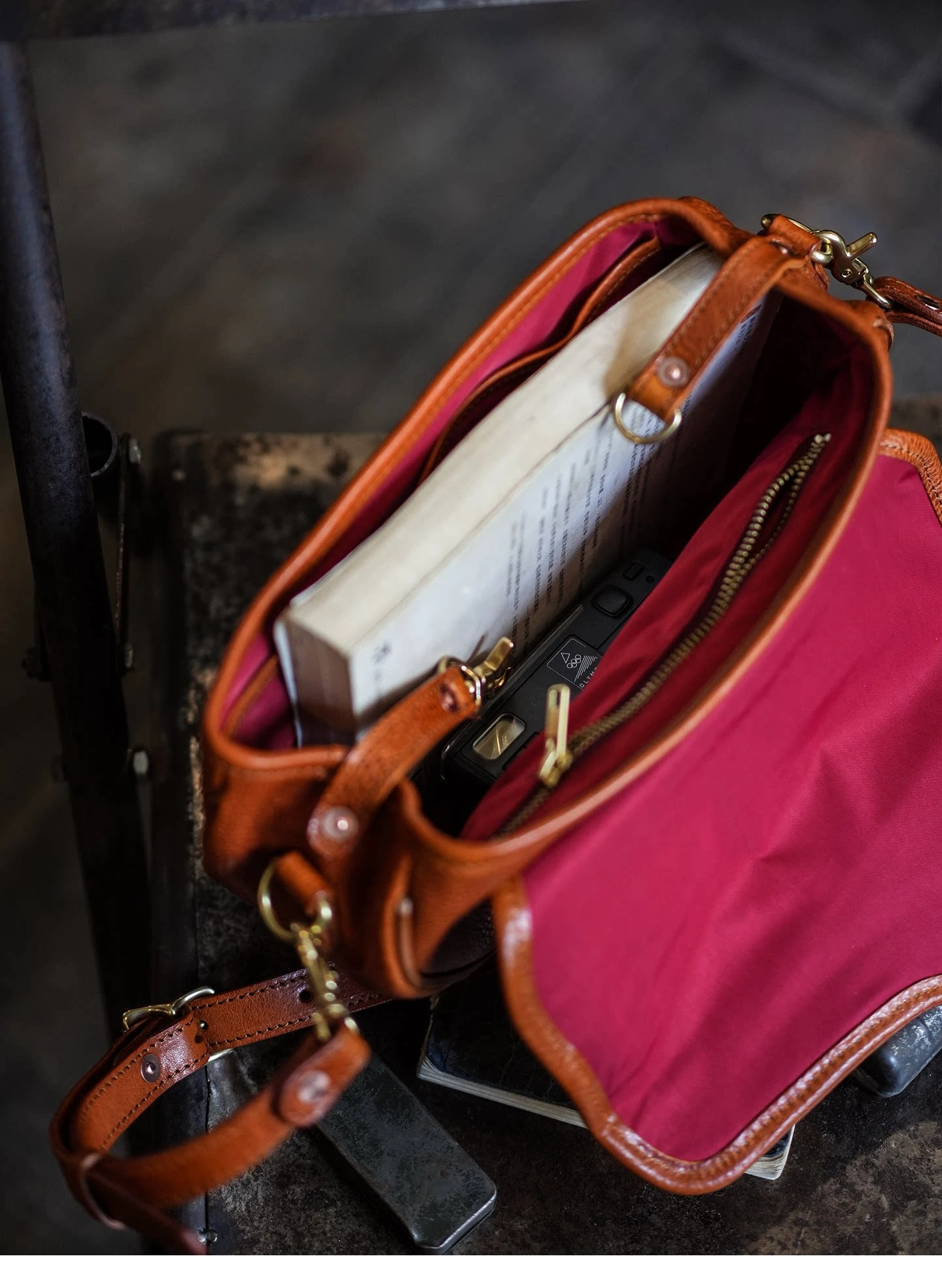 PNDME-Organizer, Designer, handgefertigte Taschen aus echtem Leder für Damen und Herren, Umhängetaschen, modische Vintage-Handtaschen aus echtem Rindsleder. – Detail 13