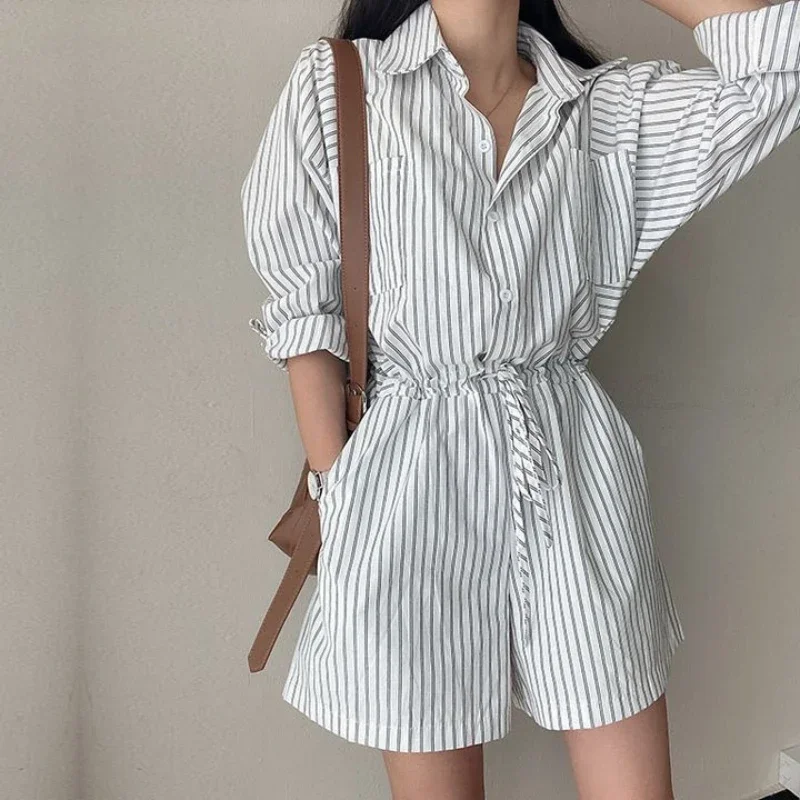 حقيقي 2025 الربيع الصيف جديد خمر مخطط المرأة بذلة أزرار فضفاضة غير رسمية جيوب الدانتيل متابعة السروال القصير للنساء #4