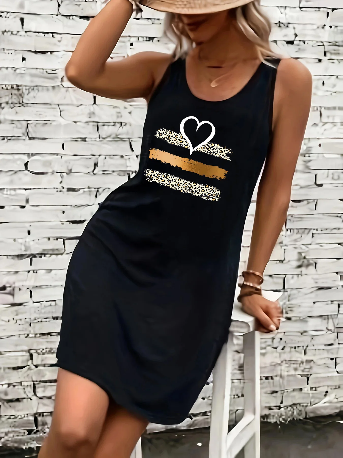 女性の夏のゆったりと快適なカジュアルヒョウ柄ハート型レタープリントブラックノースリーブベストドレスパンクスタイルドレス