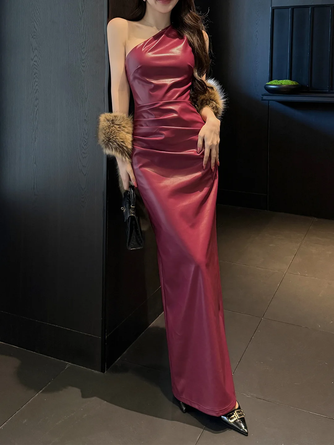 

Сексуальное винно-красное кожаное платье русалки с открытыми плечами для женщин, асимметричное платье с высоким разрезом и рюшами, крутое элегантное вечернее вечернее платье Rob