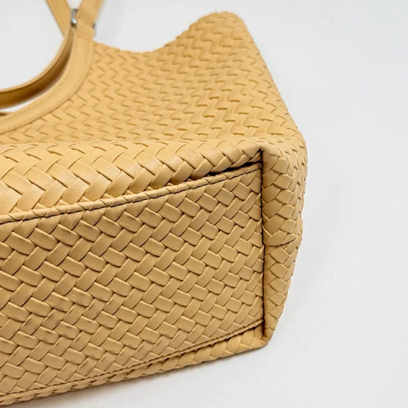Koreanische Rattan-Geflecht-Umhängetasche, Große Kapazität Damen-Tragetasche, Sommerliche Lässige Einfache Urlaubs-Strand-Pendler-Handtasche – Detail 6