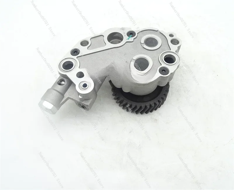 Suitable for 4M40 4M40T 4M41 Engine Oil Pump ME201735 Oil Pump Delivery Pump