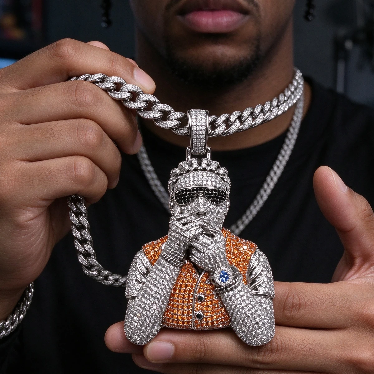 Iced Out 3D Rapper Character Pendant Full Paved 18K Gold Plated Hip Hop Necklace Charm For Men Streetwear Statement Jewelry Perfect Gift Rap Fans Birthday Party Club Wear Matching Cuban Link Chain Figure Sunglasses Vest Wristwatch Design Bling Ornament