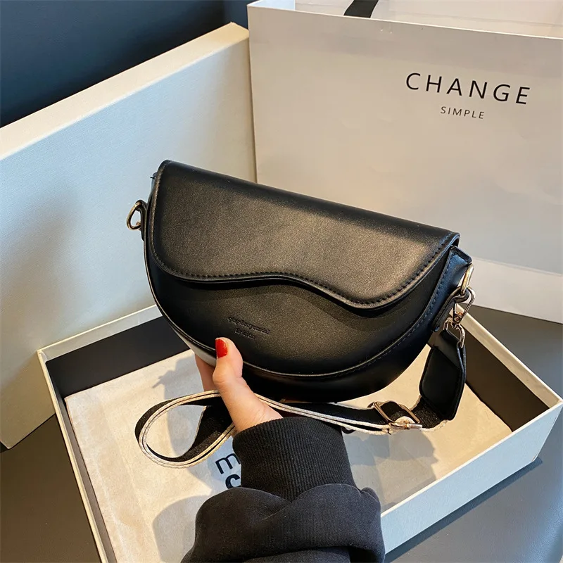Modne małe torby pod pachami ze skóry PU dla kobiet Vintage Designer torba na ramię Crossbody mała torebka z klapką i torebki