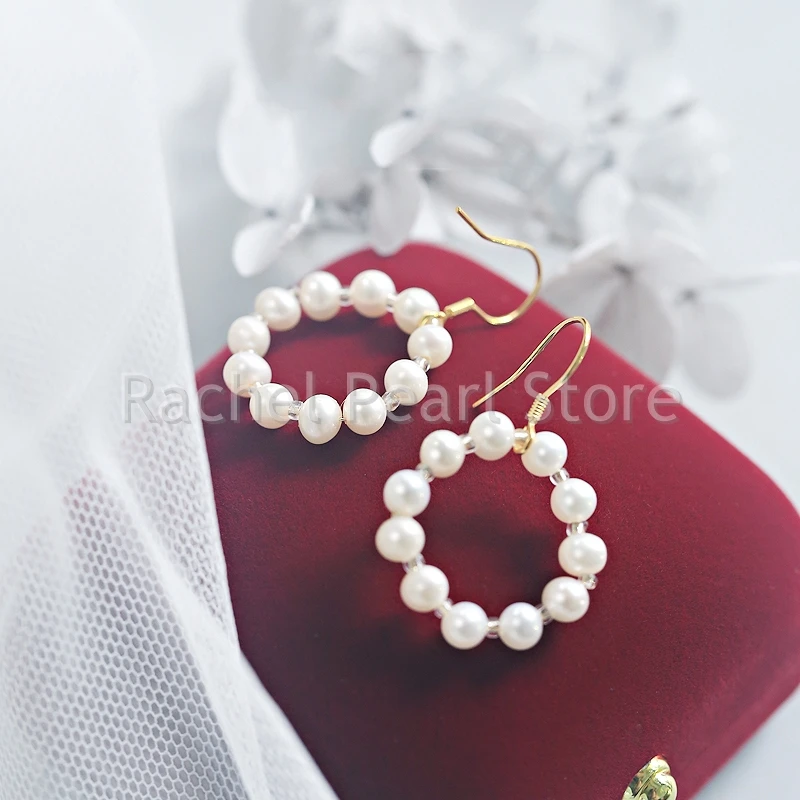 

1 пара элегантных серег-колец с натуральным жемчугом для женщин, простые круглые серьги-кольца белого цвета, модные украшения для свадебной вечеринки