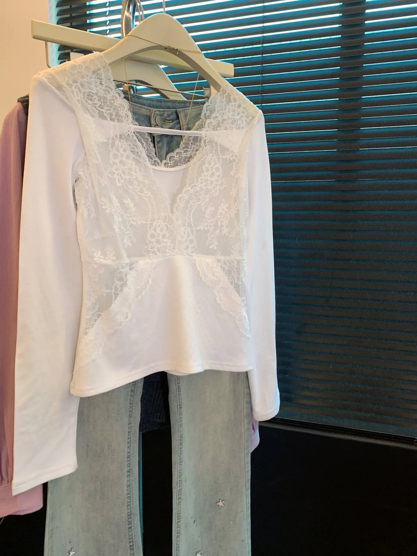 

Women‘s Fitted Long Sleeve Top V-Neck Lace Trim T-Shirt Lady Sexy Office Chic Blouse