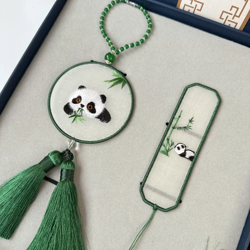 Suzhou embroidery pure handmade embroidery  bookmark Chinese characteristics craft souvenir silk fabric