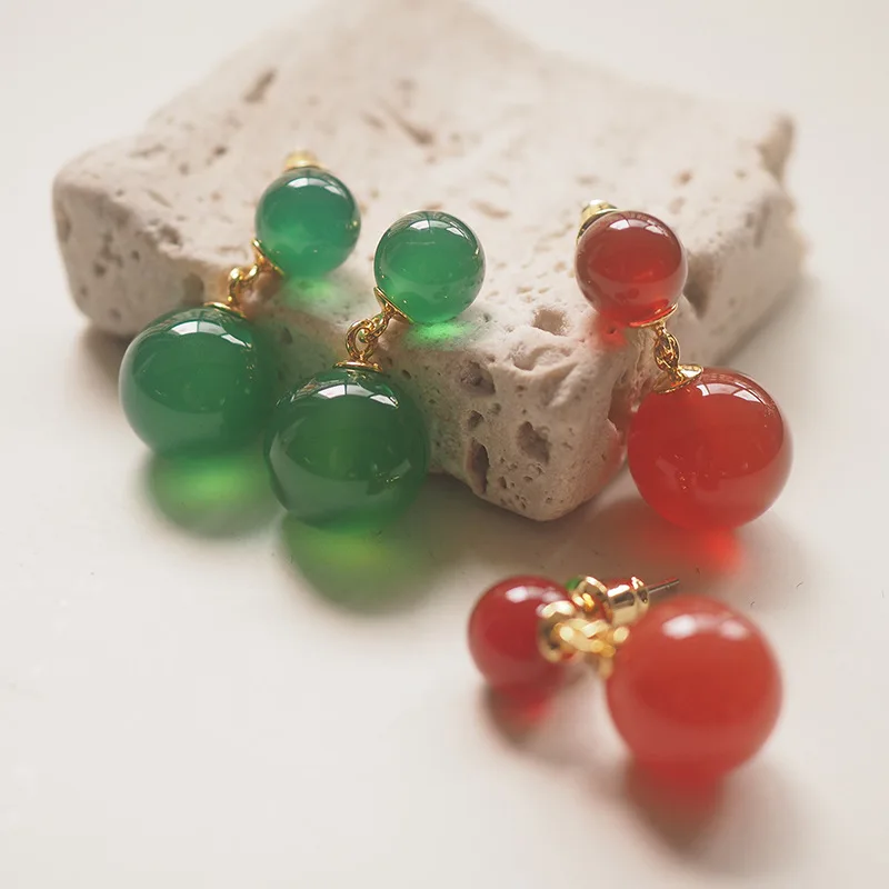 

Christmas-Inspired Glass Dual-Orb Stud Earrings - Faux Red-Green Agate Pendant Tassel, Distinctive Minimalist Artisan Jewelry