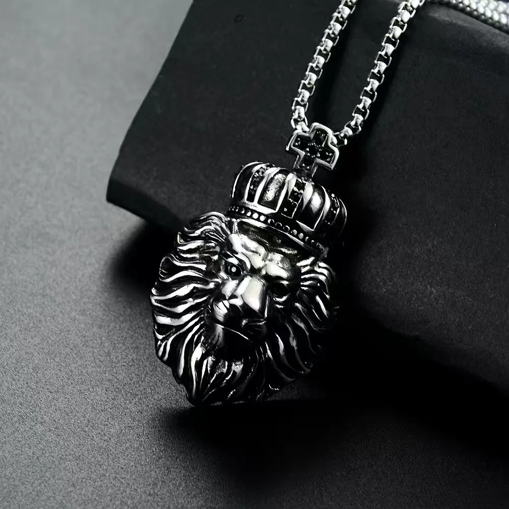 Retro Crown Lion Head Pendant Necklace, Unique, Casual, and Stylish Necklace for Europe, America, Japan, and Korea.