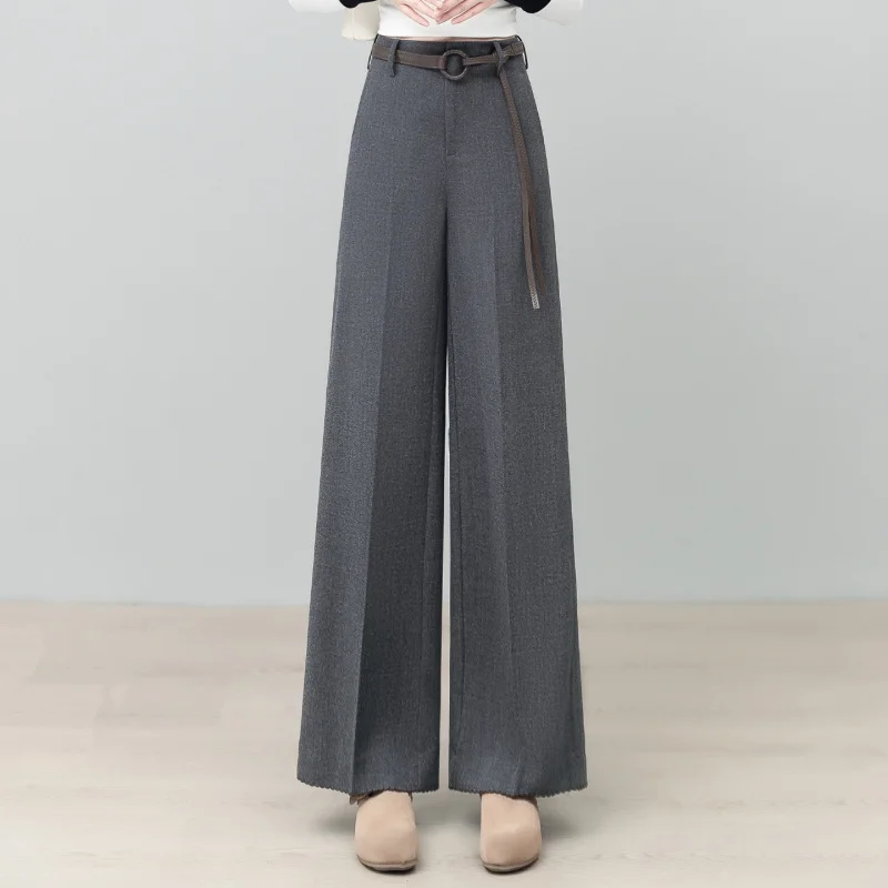 Pantaloni a gamba larga dritti versatili alla moda per le donne Primavera e autunno Pantaloni da abito casual drappeggiati di nuovo stile Pantaloni lunghi dimagranti